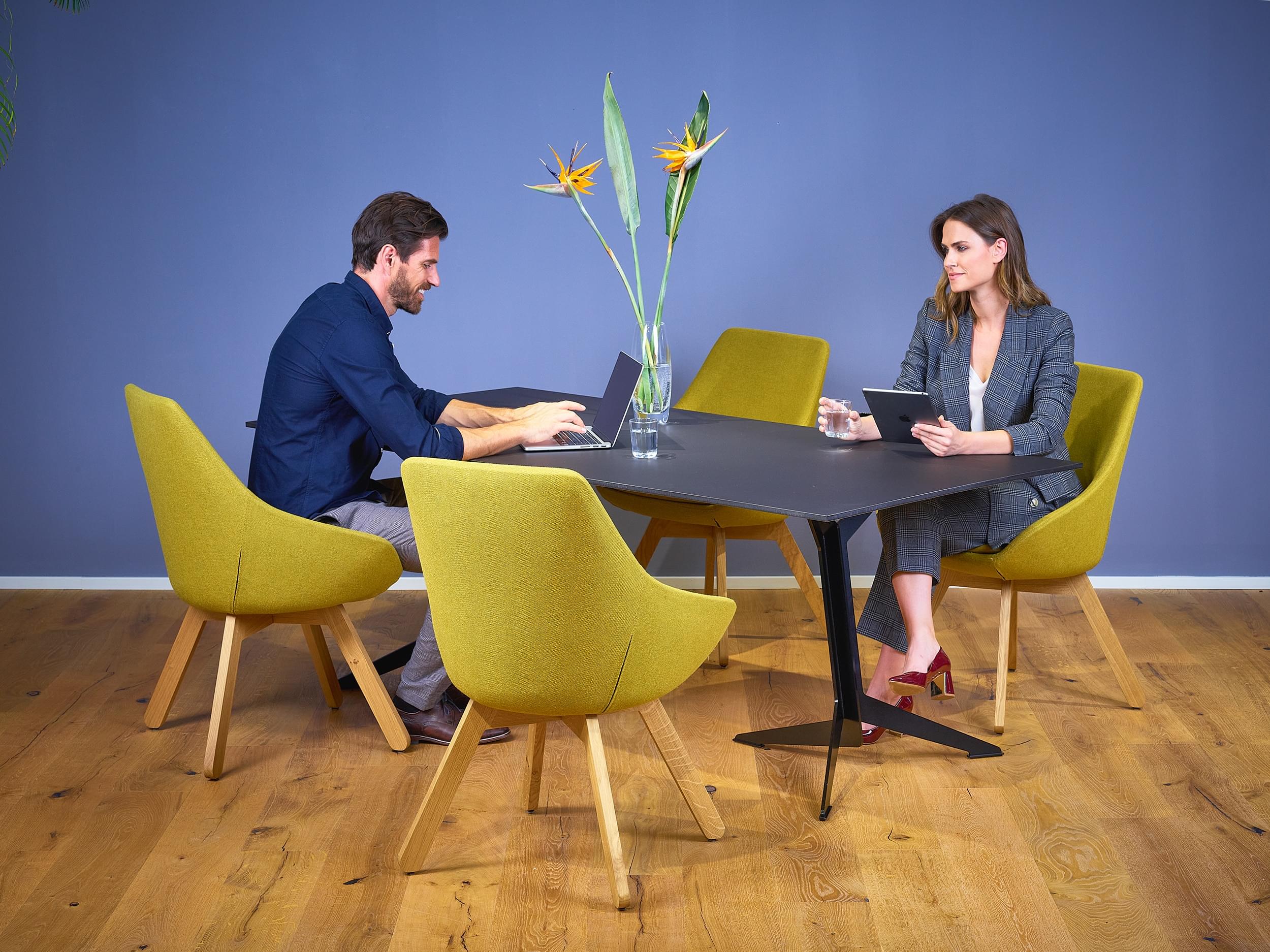 Viasit TRI Conference Table, Matt Black