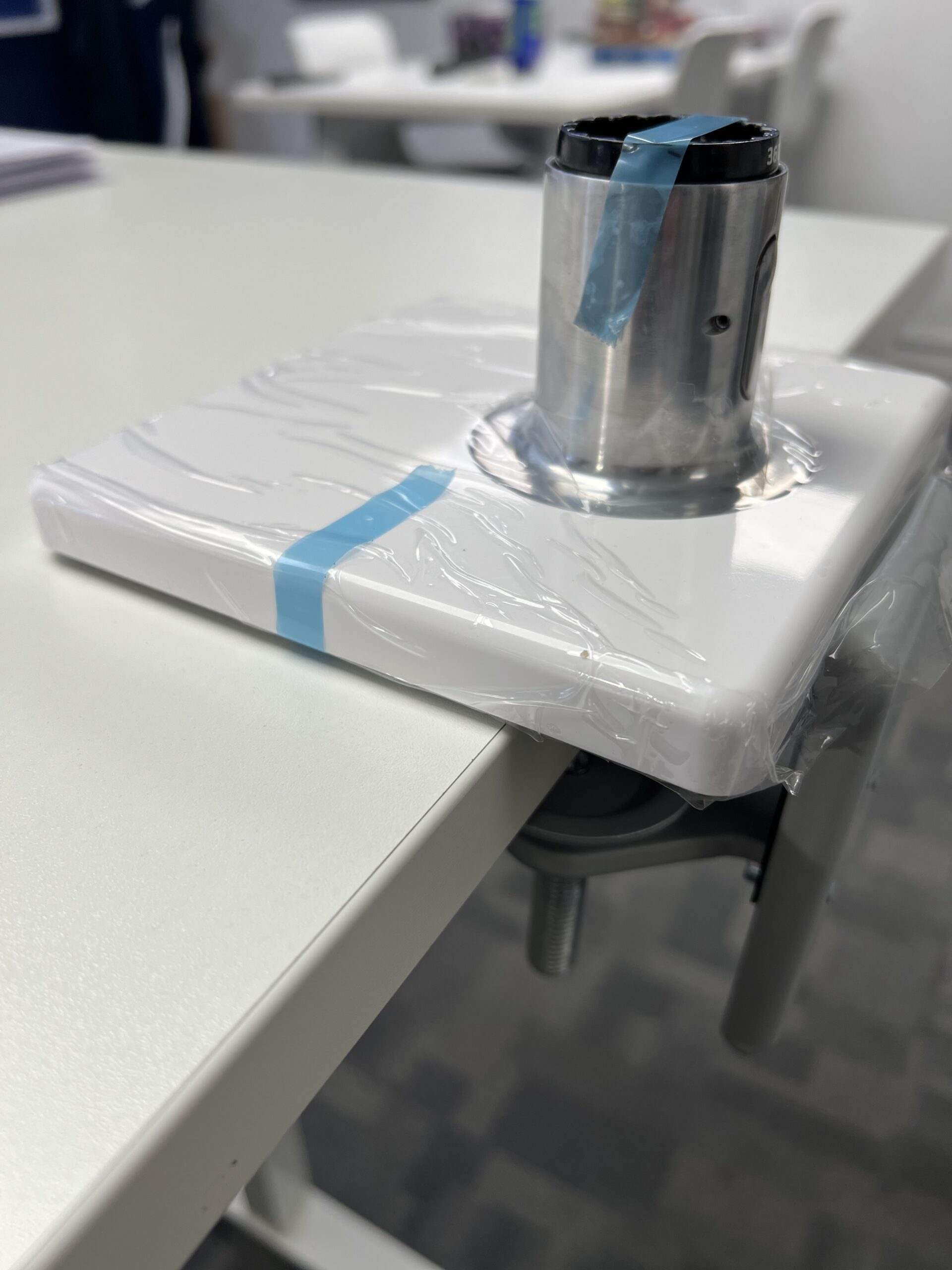 humanscale-m8.1-clamp-white