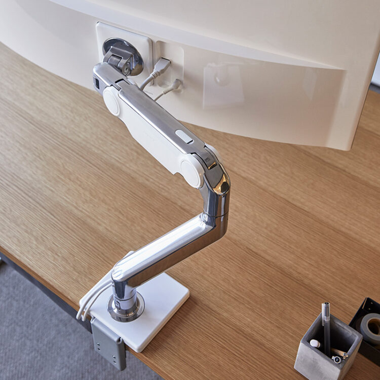 Humanscale M10 Monitor arm - Closer look